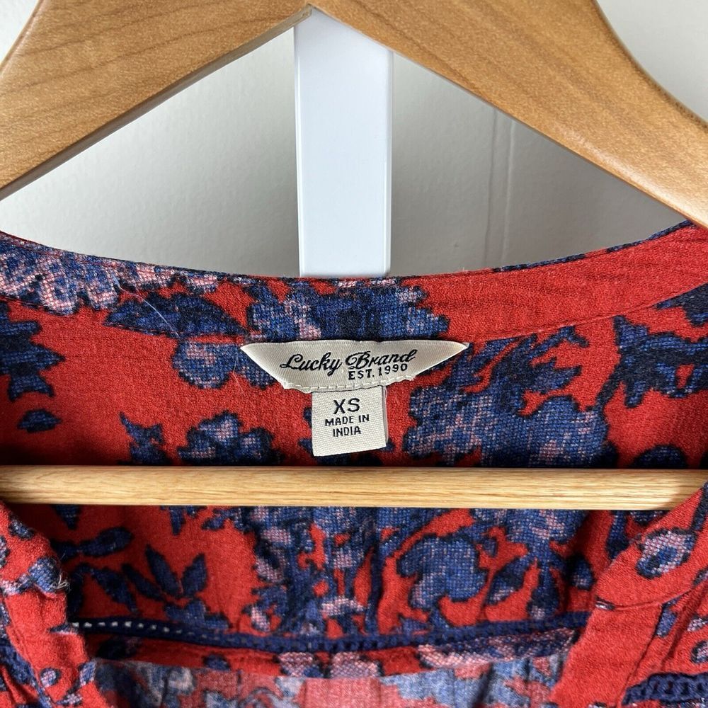 Lucky Brand‎ Peasant Top Womens XS Red Blue Floral Button Front Rayon Boho - Picture 6 of 6